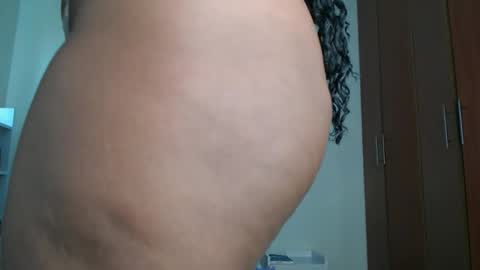 Snapshot of sweetice_01 chatting on 20, 12, 2025 euny online show from 20, 12, 2025