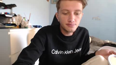 Snapshot of sweetieecreamy chatting on 1, 11, 2025 Cat online show from 1, 11, 2025