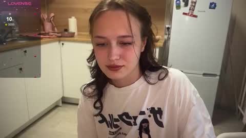 Eva and Lisa online show from 9, 9, 2025