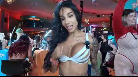 Snapshot of sweetlaurasaenz chatting on 17, 1, 2026 Laura Saenz Geminis online show from 17, 1, 2026