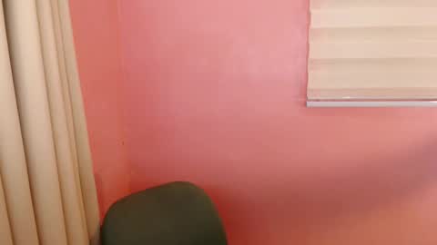 Snapshot of sweetleah_1998 chatting on 28, 1, 2025 Leah online show from 28, 1, 2025
