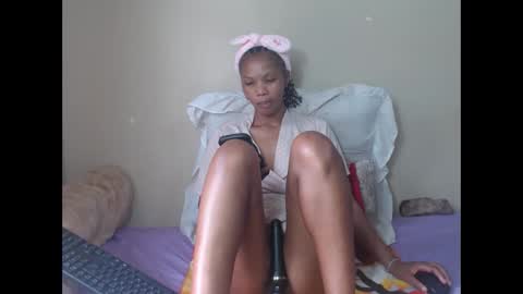Snapshot of sweetlipss_ chatting on 8, 11, 2025 sweetlipss_ online show from 8, 11, 2025
