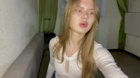 Lola online show from 10, 11, 2025