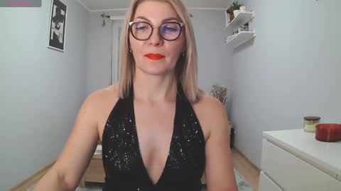 Snapshot of sweetmarthaaa chatting on 13, 12, 2024 sweetmarthaaa online show from 13, 12, 2024