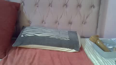 Snapshot of sweetmellowx1 chatting on 7, 3, 2025 sweetmellowx1 online show from 7, 3, 2025