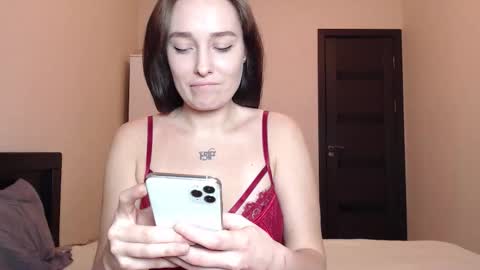 Mia online show from 4, 3, 2026