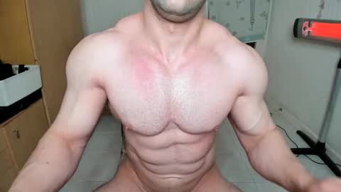 Snapshot of sweetmuscles_boy chatting on 3, 1, 2025 Lorenzo online show from 3, 1, 2025