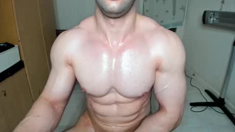 Snapshot of sweetmuscles_boy chatting on 10, 1, 2025 Lorenzo online show from 10, 1, 2025