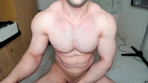 Snapshot of sweetmuscles_boy chatting on 28, 1, 2025 Lorenzo online show from 28, 1, 2025