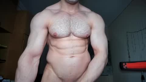 Snapshot of sweetmuscles_boy chatting on 11, 2, 2025 Lorenzo online show from 11, 2, 2025