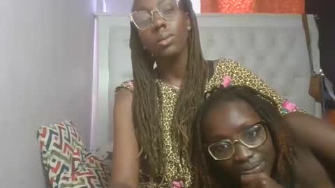 Novah girlie online show from 25, 5, 2026