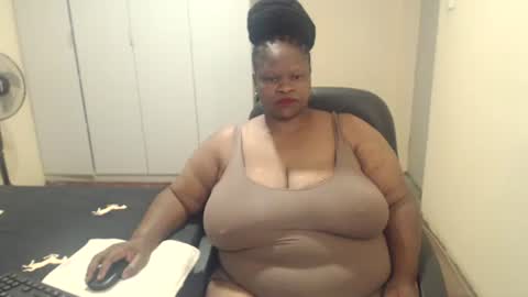 Snapshot of sweetnoziexxx chatting on 5, 2, 2025 sweetnoziexxx online show from 5, 2, 2025