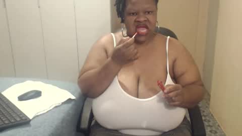 Snapshot of sweetnoziexxx chatting on 11, 9, 2025 sweetnoziexxx online show from 11, 9, 2025