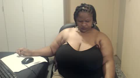 Snapshot of sweetnoziexxx chatting on 4, 10, 2025 sweetnoziexxx online show from 4, 10, 2025