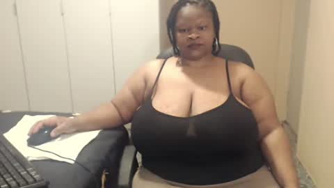 Snapshot of sweetnoziexxx chatting on 10, 10, 2025 sweetnoziexxx online show from 10, 10, 2025