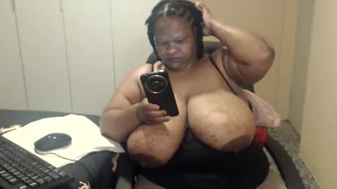 Snapshot of sweetnoziexxx chatting on 17, 10, 2025 sweetnoziexxx online show from 17, 10, 2025