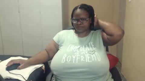 Snapshot of sweetnoziexxx chatting on 25, 10, 2025 sweetnoziexxx online show from 25, 10, 2025