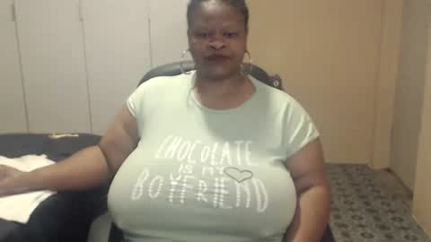 Snapshot of sweetnoziexxx chatting on 7, 11, 2025 sweetnoziexxx online show from 7, 11, 2025