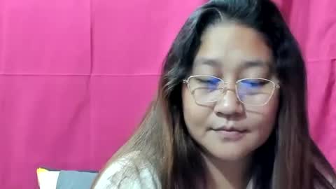 Snapshot of sweetpilipina88 chatting on 20, 12, 2024 MIA online show from 20, 12, 2024