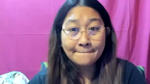 Snapshot of sweetpilipina88 chatting on 26, 12, 2024 MIA online show from 26, 12, 2024