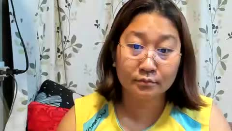 Snapshot of sweetpilipina88 chatting on 24, 10, 2025 MIA online show from 24, 10, 2025