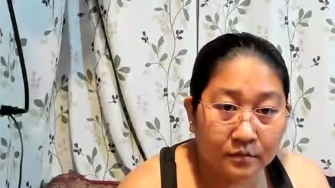 Snapshot of sweetpilipina88 chatting on 17, 11, 2025 MIA online show from 17, 11, 2025