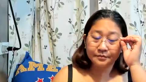 Snapshot of sweetpilipina88 chatting on 4, 12, 2025 MIA online show from 4, 12, 2025