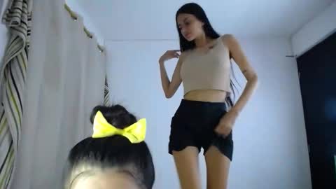 Snapshot of sweetpink1_ chatting on 17, 9, 2025 Caro  Lily online show from 17, 9, 2025