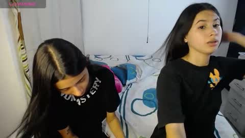 Snapshot of sweetpink1_ chatting on 25, 9, 2025 Caro  Lily online show from 25, 9, 2025