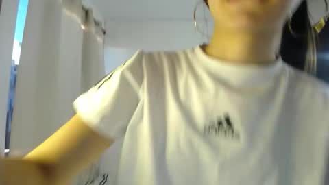 Snapshot of sweetpink1_ chatting on 10, 10, 2025 Caro  Lily online show from 10, 10, 2025