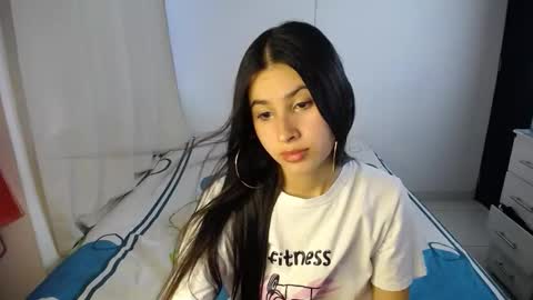 Snapshot of sweetpink1_ chatting on 19, 10, 2025 Caro  Lily online show from 19, 10, 2025