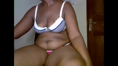 Snapshot of sweetrenne chatting on 10, 3, 2025 sweetrenne online show from 10, 3, 2025