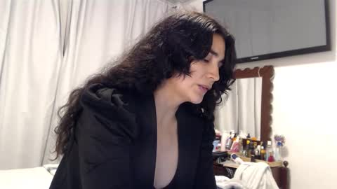 Snapshot of sweetsmile28 chatting on 9, 2, 2026 Dianis online show from 9, 2, 2026