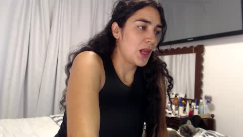 Snapshot of sweetsmile28 chatting on 14, 2, 2026 Dianis online show from 14, 2, 2026