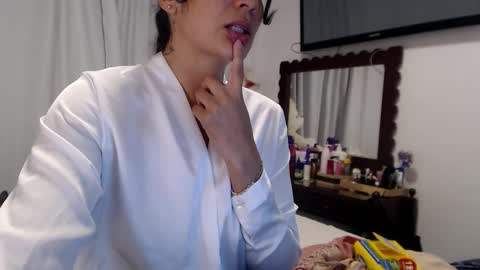 Snapshot of sweetsmile28 chatting on 12, 3, 2026 Dianis online show from 12, 3, 2026