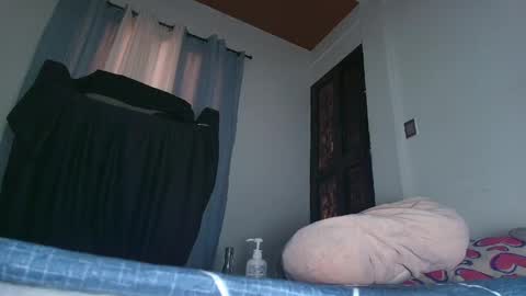 Snapshot of sweett_17 chatting on 9, 6, 2026 dulce online show from 9, 6, 2026