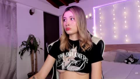 Cat independent model  online show from 7, 1, 2025