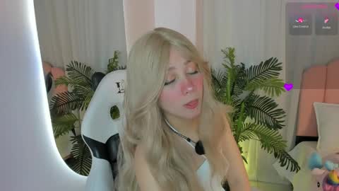 Snapshot of sweett_fire chatting on 6, 5, 2026 sweett_fire online show from 6, 5, 2026