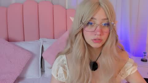 Snapshot of sweett_fire chatting on 21, 5, 2026 sweett_fire online show from 21, 5, 2026