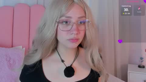 Snapshot of sweett_fire chatting on 23, 5, 2026 sweett_fire online show from 23, 5, 2026