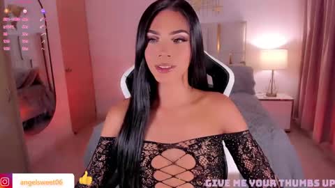 Snapshot of sweett_shinexx chatting on 7, 5, 2026 angel online show from 7, 5, 2026