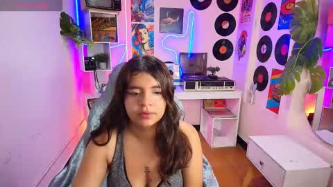 Snapshot of sweety_smilee chatting on 6, 1, 2026 Emma online show from 6, 1, 2026