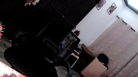 Claire Watson online show from 2, 12, 2025