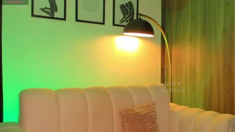 Snapshot of swt_blonde chatting on 27, 4, 2026 Ambar online show from 27, 4, 2026