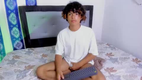 Snapshot of swwet_boy chatting on 23, 12, 2024 swwet_boy online show from 23, 12, 2024