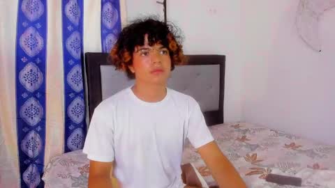 Snapshot of swwet_boy chatting on 26, 12, 2024 swwet_boy online show from 26, 12, 2024