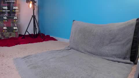 Snapshot of syd_onnfire chatting on 6, 11, 2025 Syd online show from 6, 11, 2025