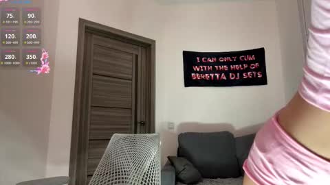 Mona online show from 3, 3, 2026