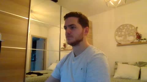 Snapshot of syl092 chatting on 9, 12, 2024 syl092 online show from 9, 12, 2024