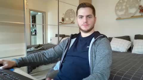 Snapshot of syl092 chatting on 8, 1, 2025 syl092 online show from 8, 1, 2025